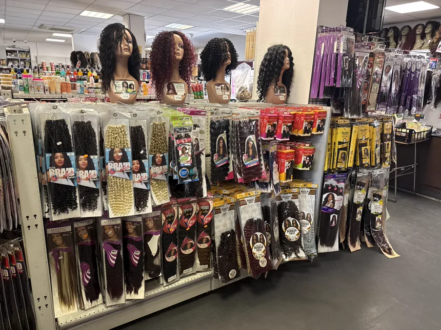 Mèches et tissages chez Asiafro
